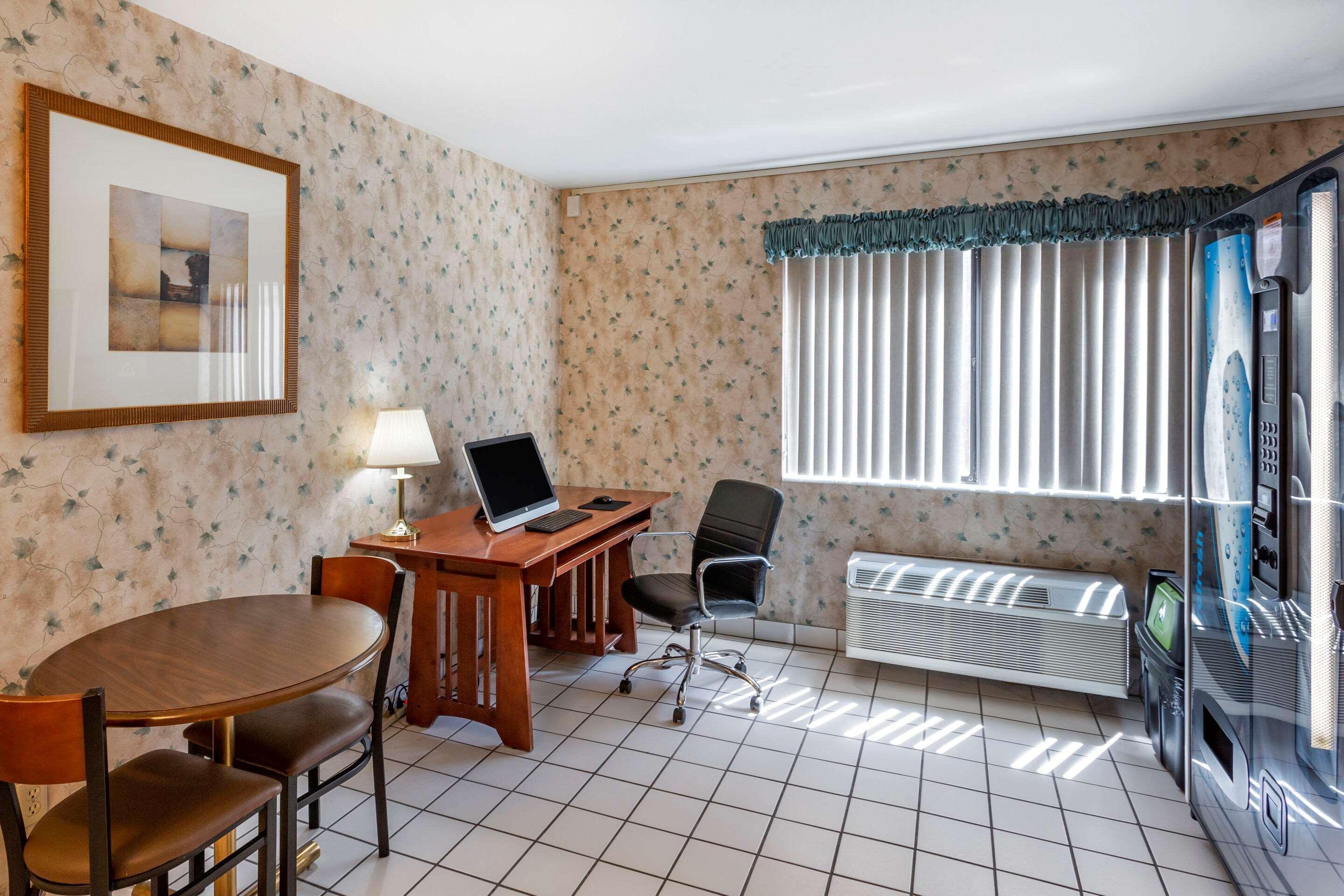 Econo Lodge Inn & Suites Sandy Exterior foto